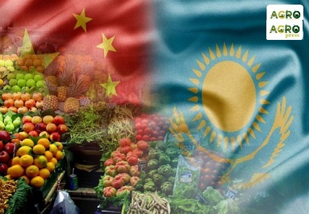Казахстан временно приостановил ввоз некоторых фруктов из Китая