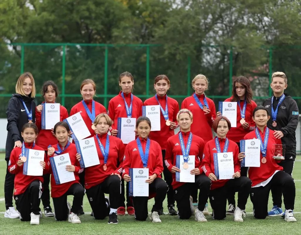 В Чемпионате РК по женскому футболу 2022 Акжайык занял почетное третье место